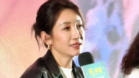 侠女雪白高耸圆臀趴下