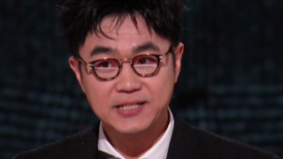 云韵把腿抬起来让萧炎桶